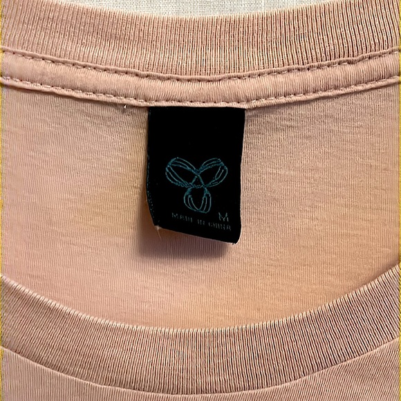 ARITZIA TNA Boyfriend Fit Graphic Tee // Size M - Picture 3 of 7